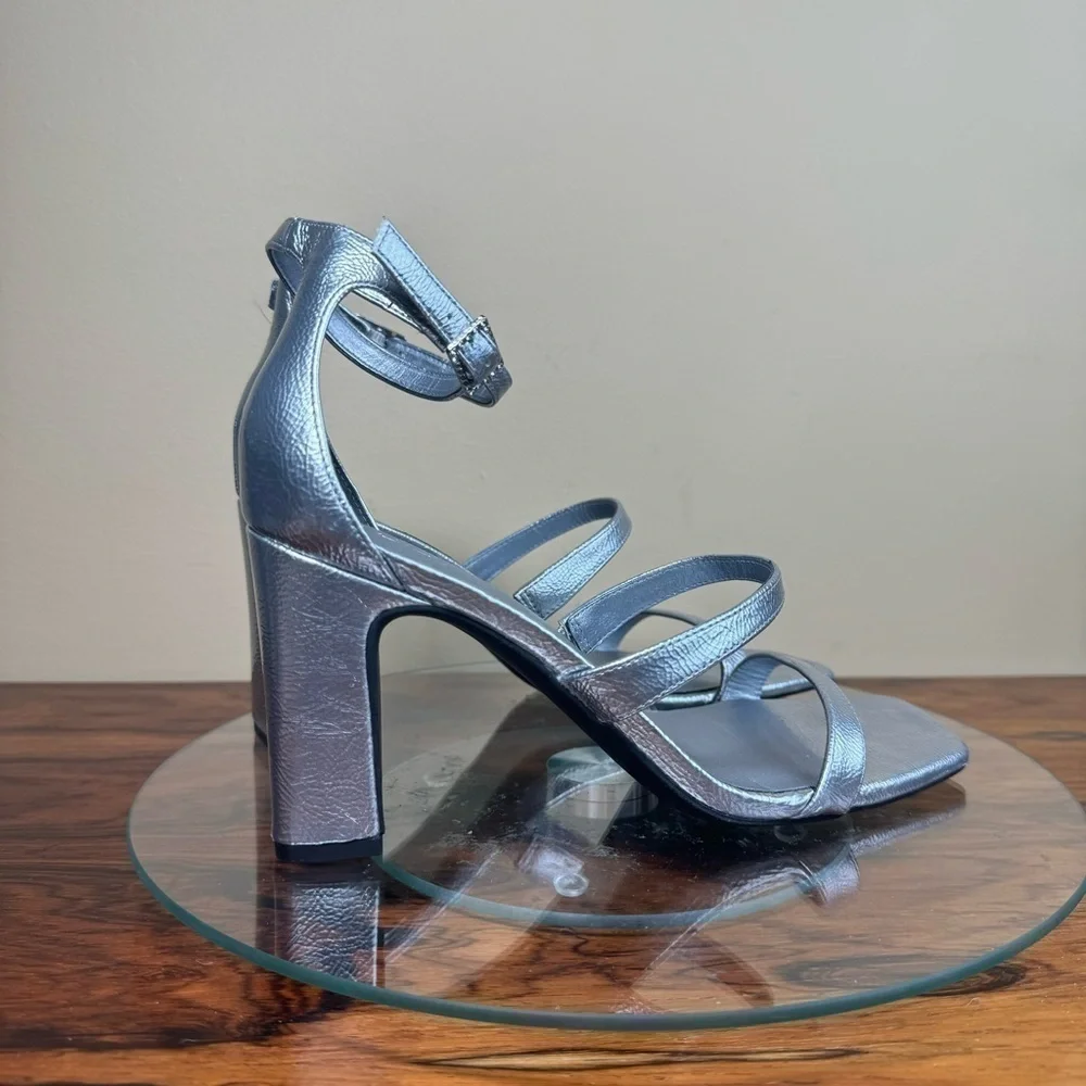 Nordstrom Rack Adelaide Block Heel Sandal silver metallic - size 8